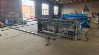 Автоматический сварочный аппарат для сварки панелей из проволочной сетки