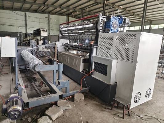 Скотины узла длины 200m сетки фиксированные ограждают размер отверстия машины 3 дюйма